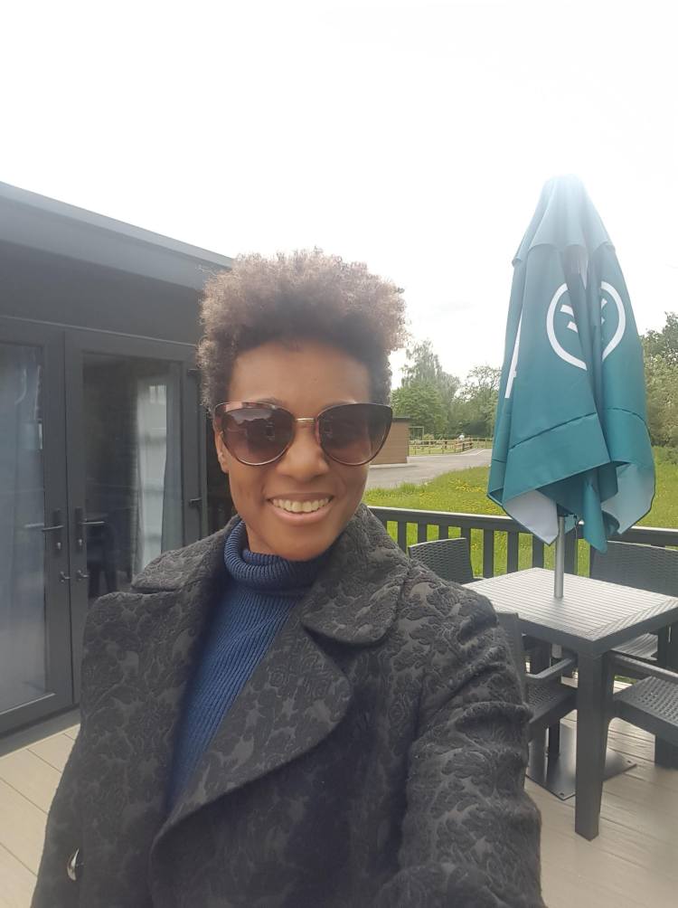 Image of the patio and entrance of the glamping pod in Moreton-on-Marsh, Cotswolds, UK